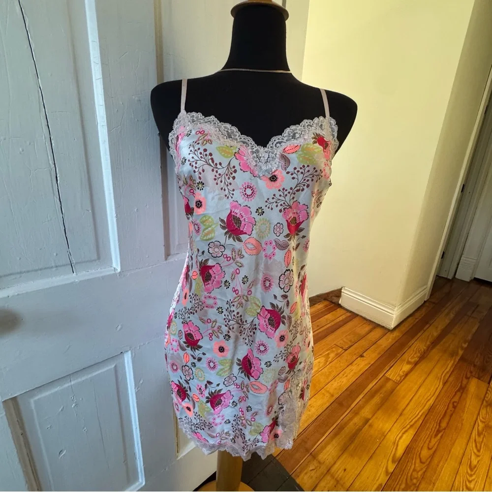 Victoria Secret floral slip - Picture 1 of 4